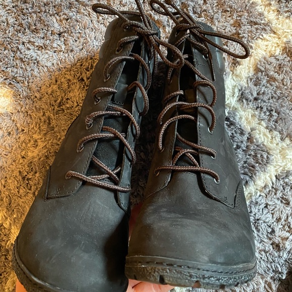 Timberland Tillston 6 inch Heel Boot in Black - Picture 4 of 6